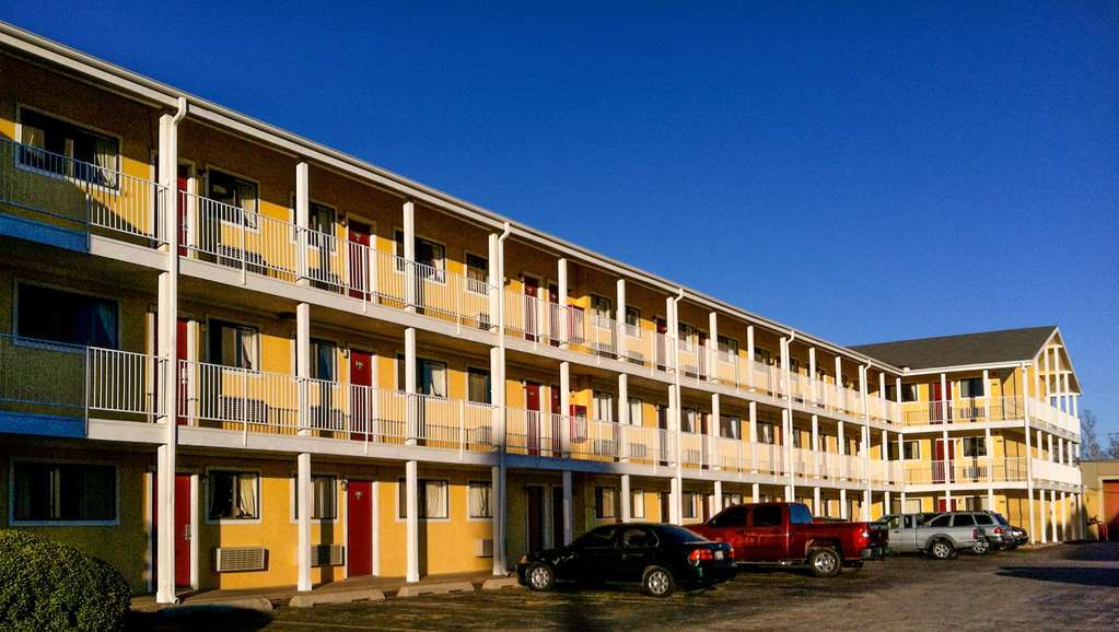 Inn Oaktree And