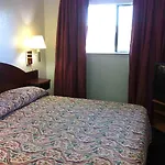 Oaktree Inn And Suites